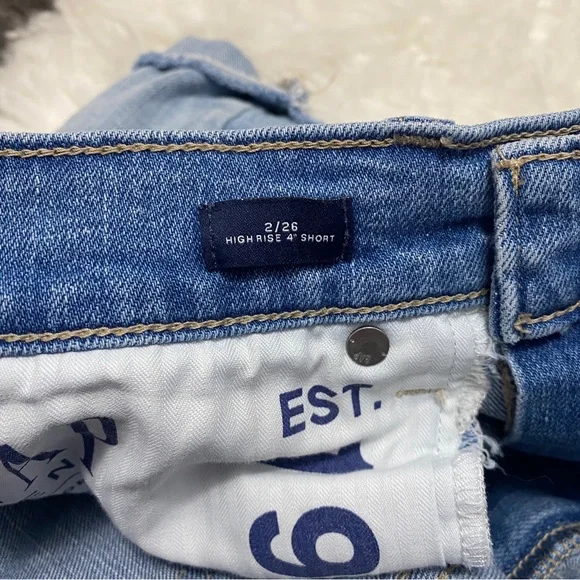 GAP WOMENS HIGH RISE 4" DENIM SHORTS Y2K BASIC NORMCORE CASUAL SUMMER - Picture 2 of 5